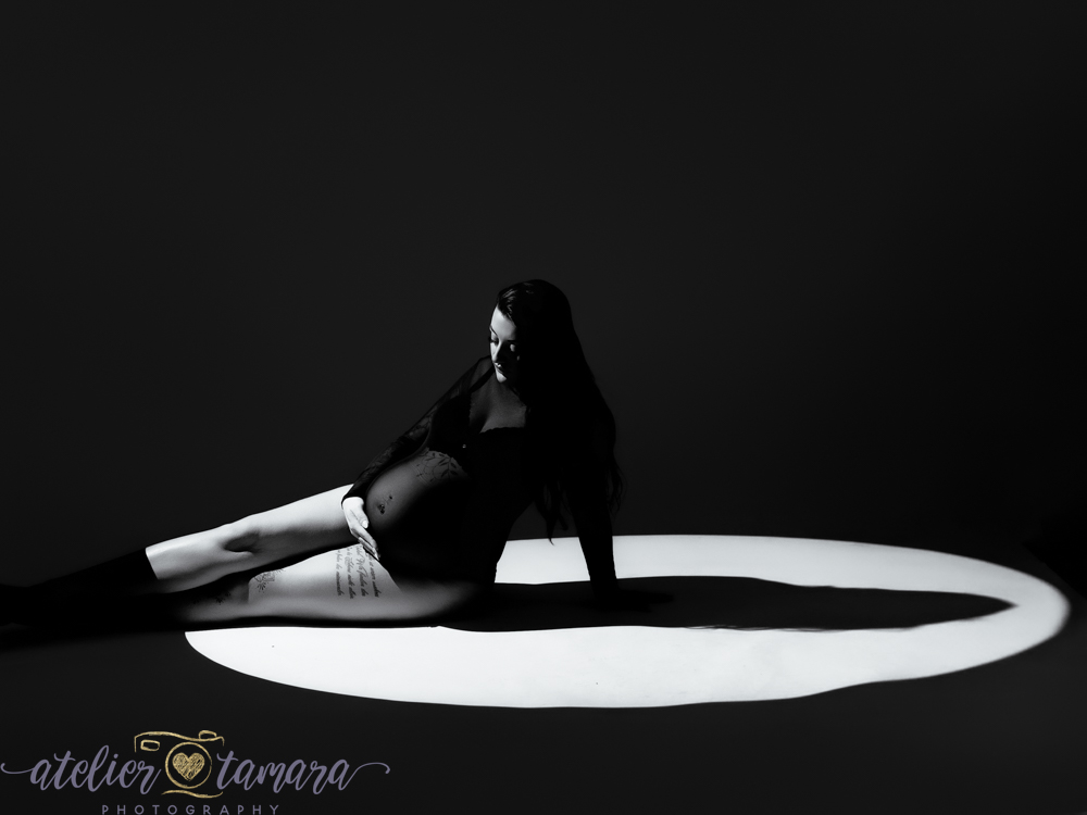 Babybauch-Shooting im Atelier Tamara